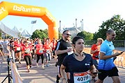 b2run 2019 19.20 Uhr 3. Start (©Foto: Martin Schmitz)